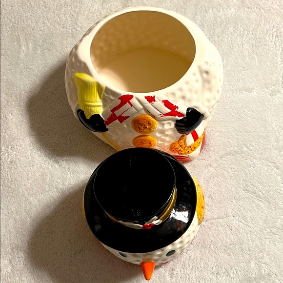 Gibson. Vintage 1997 10” Tall Festive Snowman Cookie Jar - White and Black - Picture 4 of 6